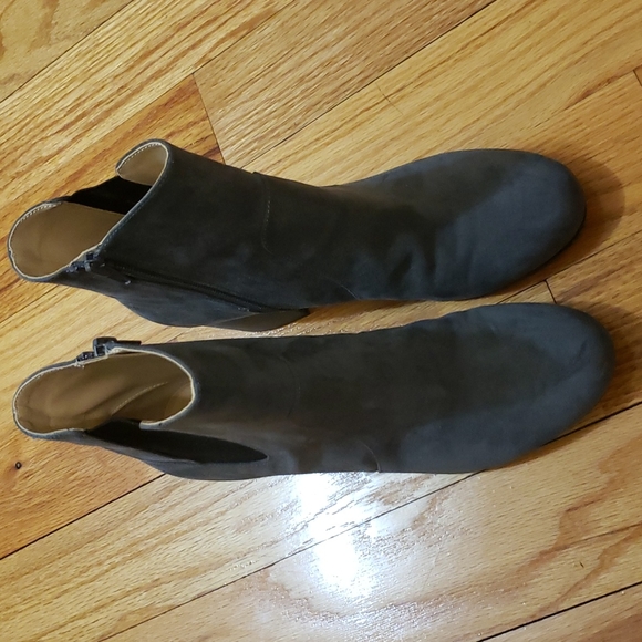Nine West NWOT Gray Fabric Booties 8.5 - Picture 2 of 6